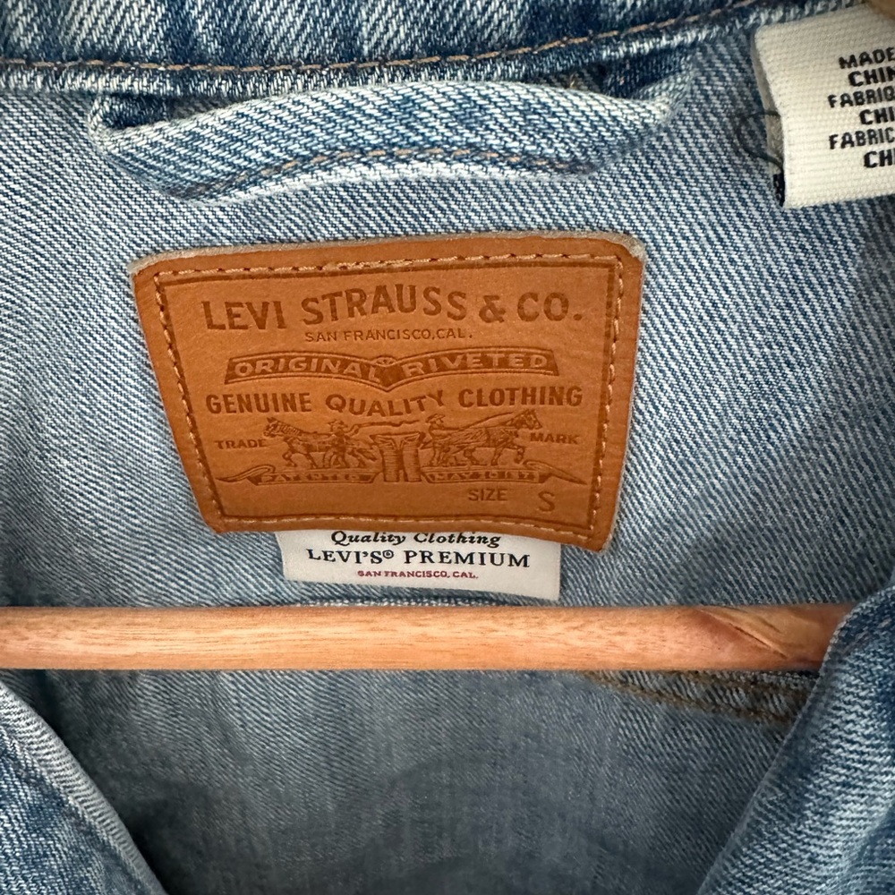 Levi's Light Blue Denim Jacket - Picture 3 of 3